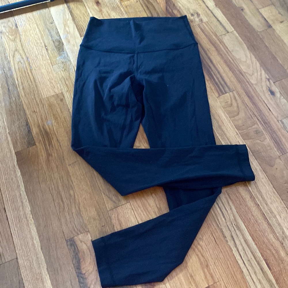 LuluLemon Black WunderTrain full length leggings size 4 used, great condition